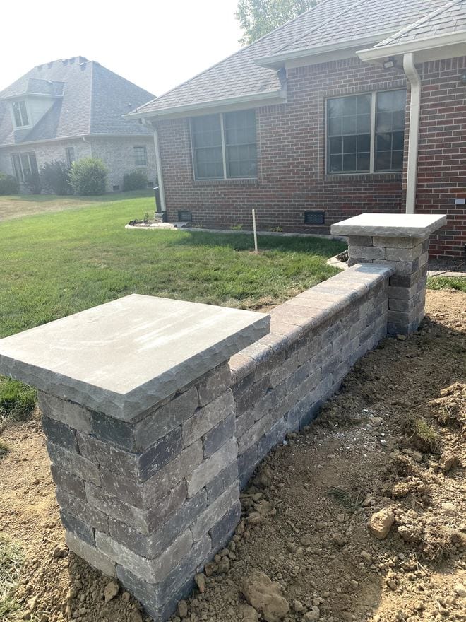 Block retaining wall