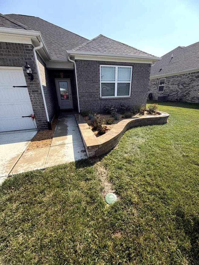 Block retaining wall